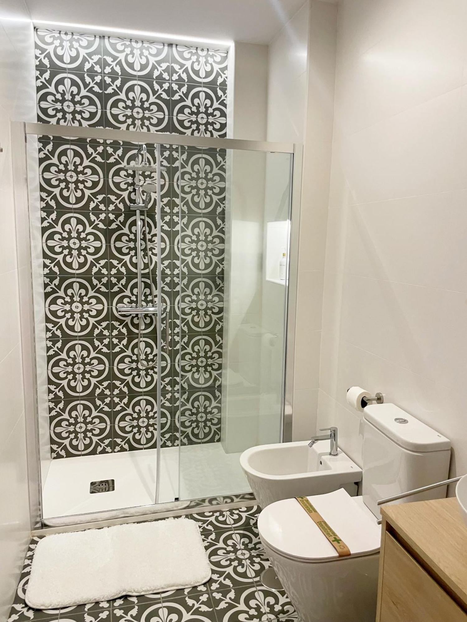 Piso Familiar Con Tres Habitaciones En La Goleta 马拉加 外观 照片