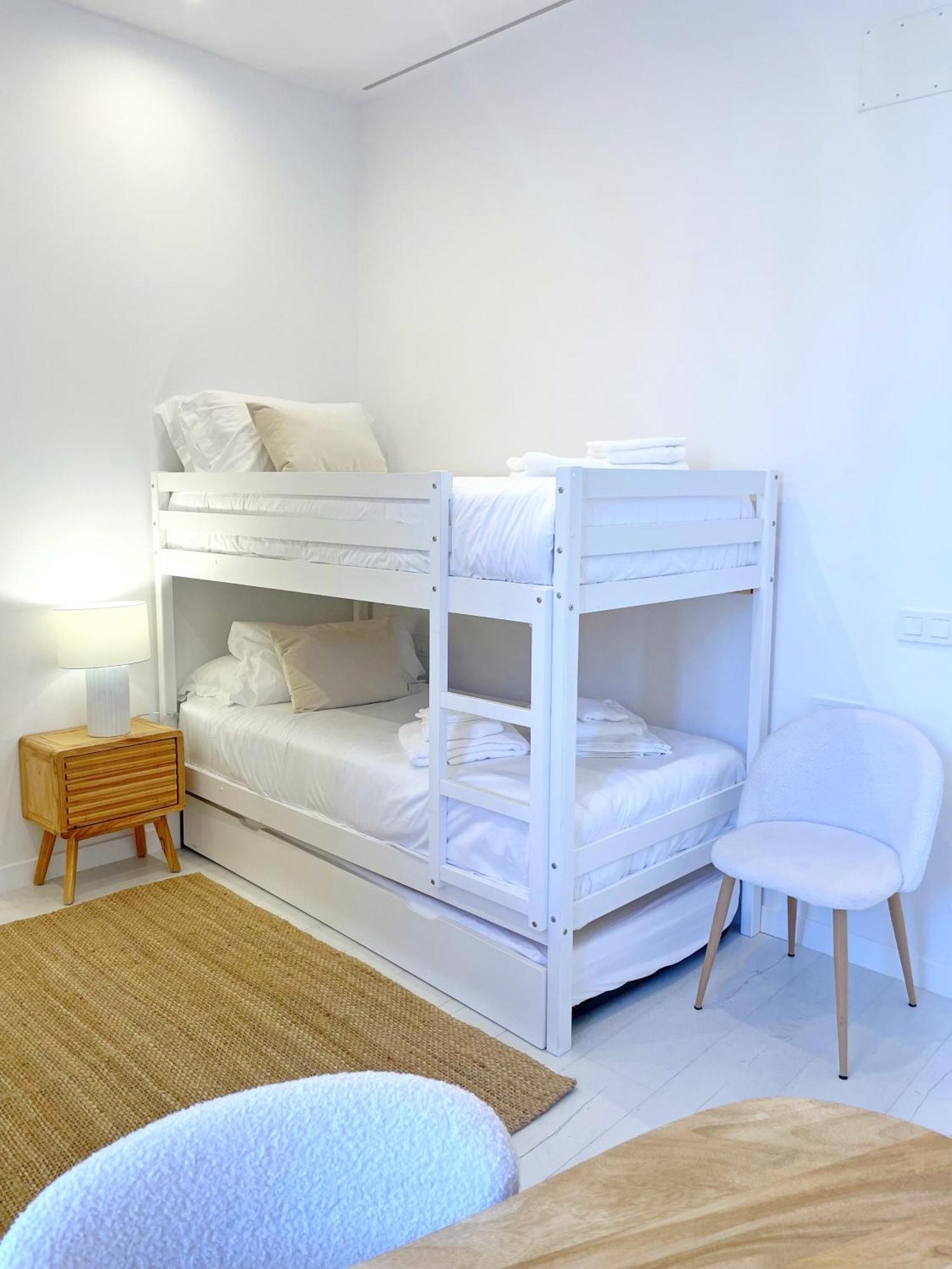 Piso Familiar Con Tres Habitaciones En La Goleta 马拉加 外观 照片